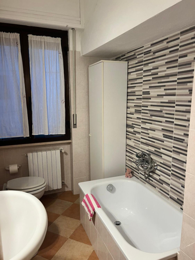Bathroom 4, Il cucco, Chieti