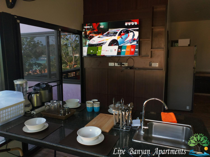 Food & Drinks, Lipe Banyan Apartments, Muang Satun