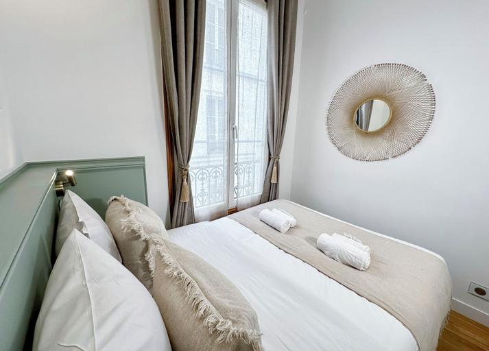 Bedroom 3, 1552 Laborde, Paris