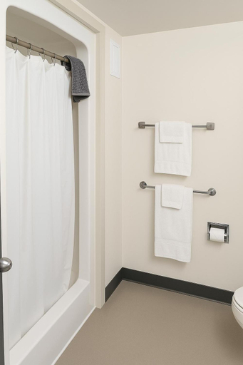 Bathroom 3, Residence & Conference Centre-Brockville, Leeds and Grenville