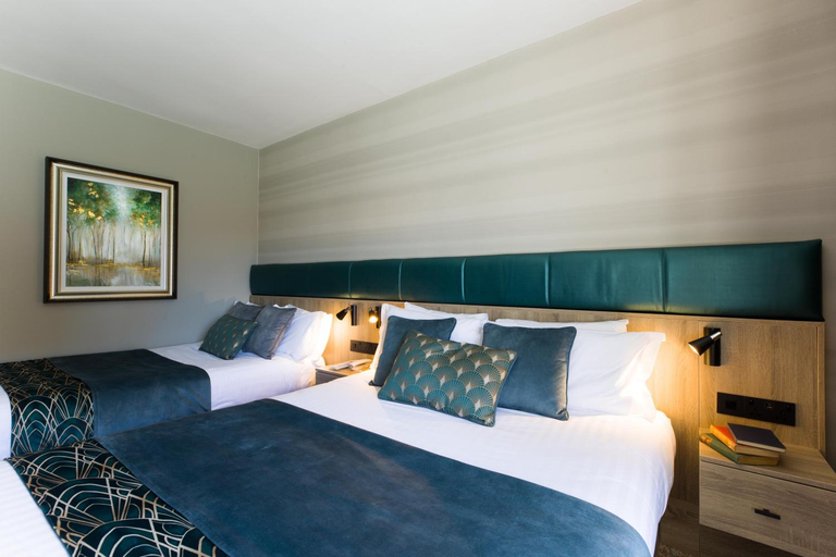 Bedroom 2, Scott's Hotel