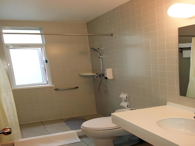 Bathroom 4, Magnotel Business Jining Huancheng North Road, Jining