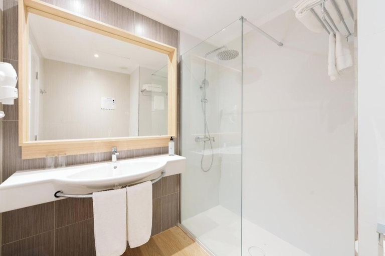 Bathroom 5, Ferrer Concord Hotel & Spa, Baleares