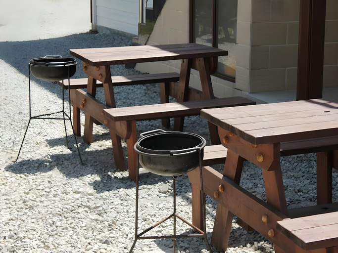 Others 5, Beljari Pension, Tongyeong