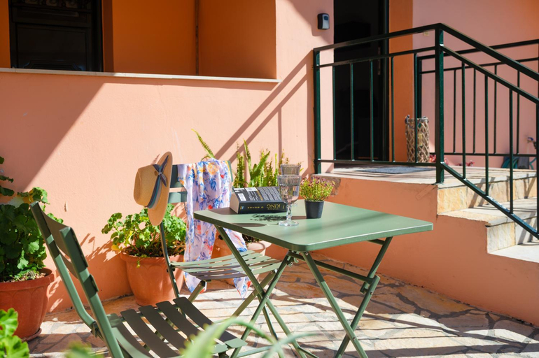 Others 4, Katherine's apartment, Ionian Islands