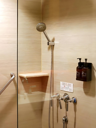 Bathroom 5, Hotel Santika Premiere Semarang, Semarang