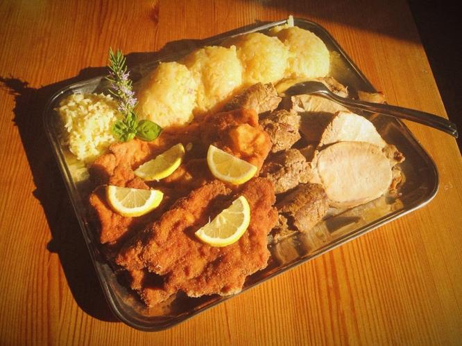 Food & Drinks 4, Country House Apat, Velenje