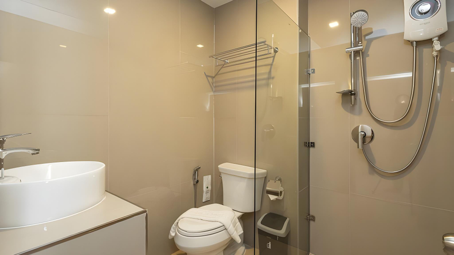 Bathroom 4, B2 Phitsanulok Boutique & Budget Hotel, Muang Phitsanulok