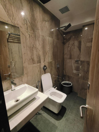 Bathroom 3, Hotel MIG SUITES, Mumbai Suburban