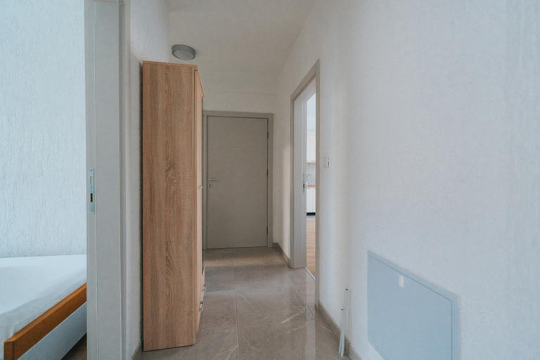 Others 5, Albatross Apartments
