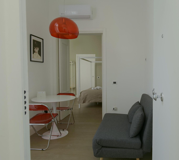 Others 2, Lion Suite, Napoli