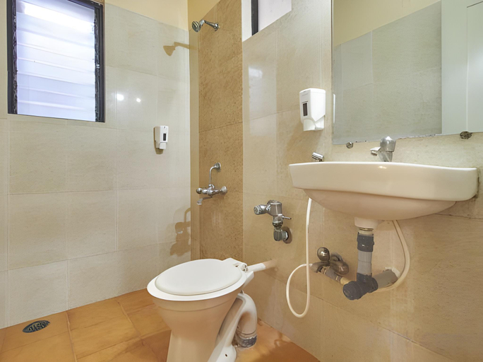 Bathroom 3, Hotel Saish, Ahmadnagar