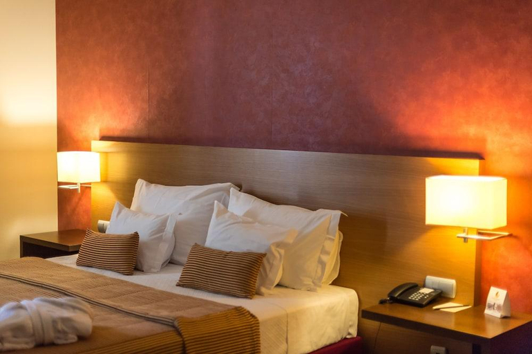 Bedroom 3, Hotel Lusitania, Guarda