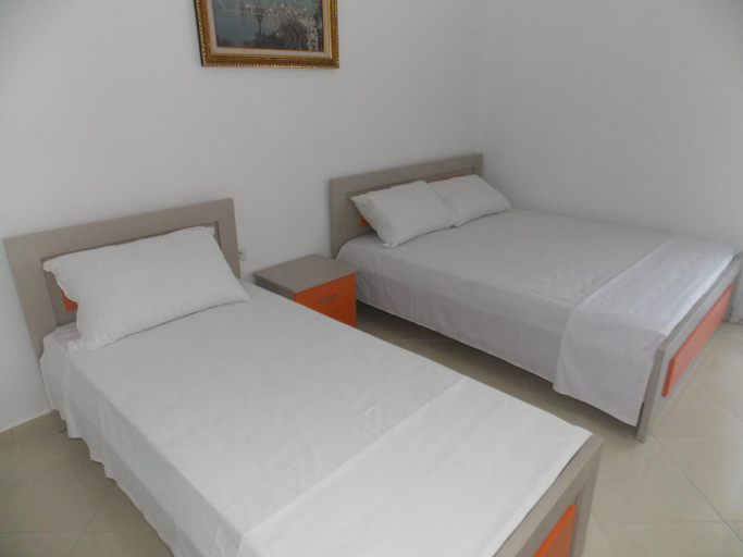 Others 3, Guest house Vila Bega, Sarandës