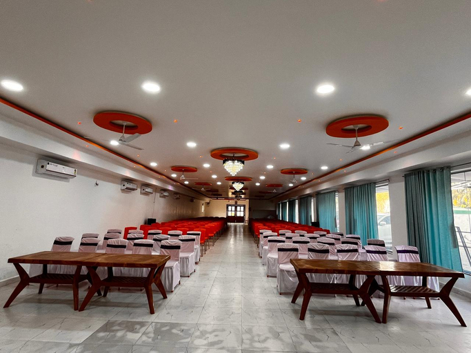 Food & Drinks, Hotel Aaditya Inn Tathawade, Pune