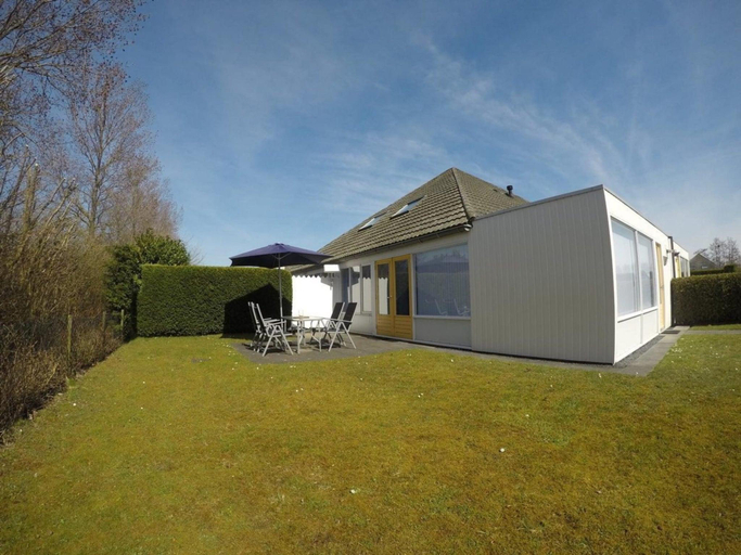 Others 5, Holiday Home in Breskens near the Beach, Sluis