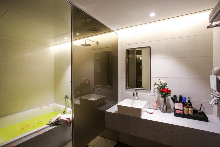 Bathroom 3, Jeonju Mari Hotel Park Store, Jeonju