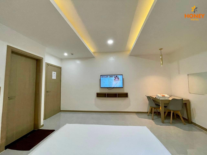 Bedroom 2, Honey Hotel, Mabalacat