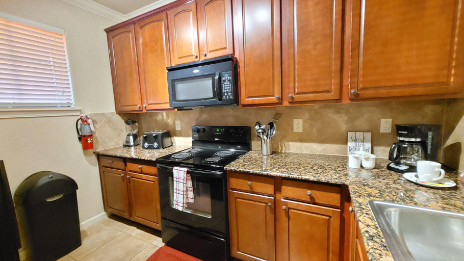 Others 2, Beautiful 3 Bed 3 Bath Condo at Bella Piazza, Polk