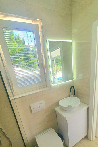 Bathroom 4, Pool and Jacuzzi Luxury Apartments, Matulji