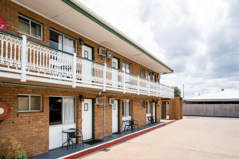Exterior & Views 2, Grand Hotel Motel, Belyando