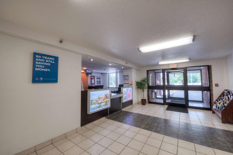 Public Area 2, Motel 6 Branford, CT - New Haven, New Haven