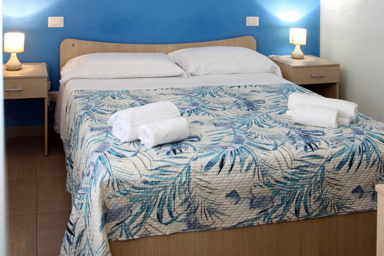 Bedroom 4, Green Wave, Bari