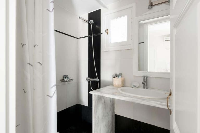 Bathroom 3, Casa Bianca Hotel, South Aegean