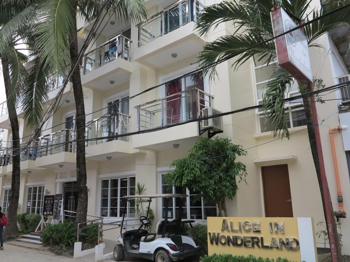 Exterior & Views 2, Alice in Wonderland Beach Hotel, Malay