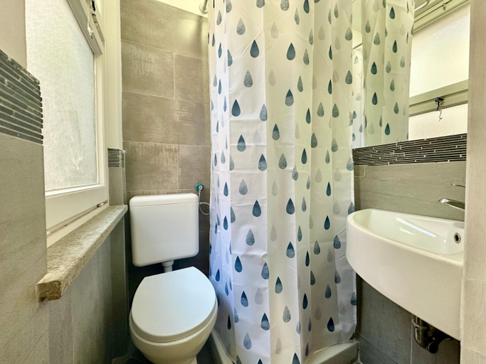 Bathroom 3, Sergio I Apartment, Rome