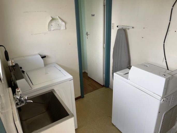 Bathroom, Raymar Motor Inn, Marlborough