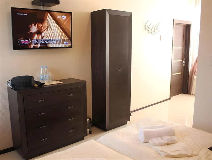 Bedroom 2, Forest & Fox, Tula