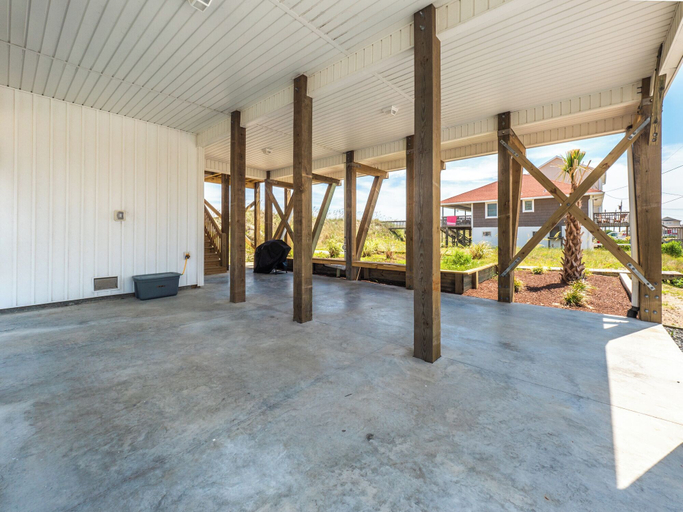 Others 4, Next to Sea Gallery by Topsail Realty, Pender