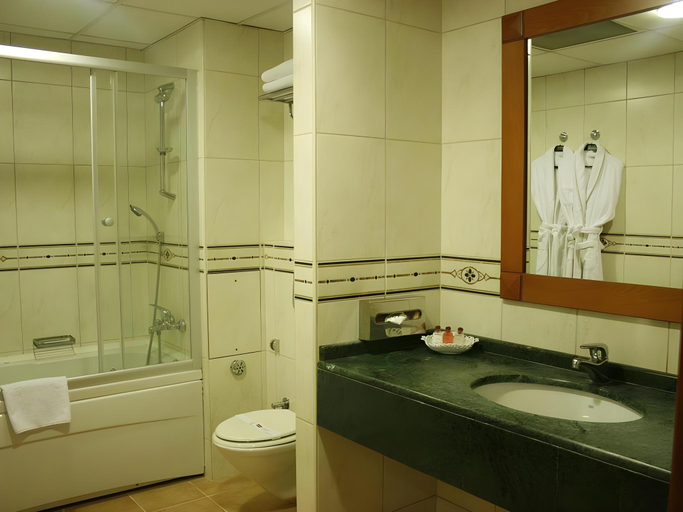 Bathroom 2, Hotel Istanbul Kervansaray, Beyoğlu