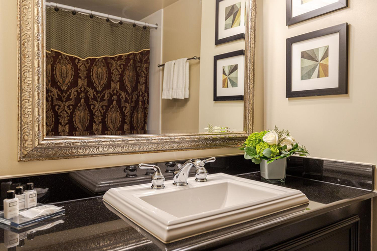 Bathroom 4, Old Stone Inn Boutique Hotel, Niagara