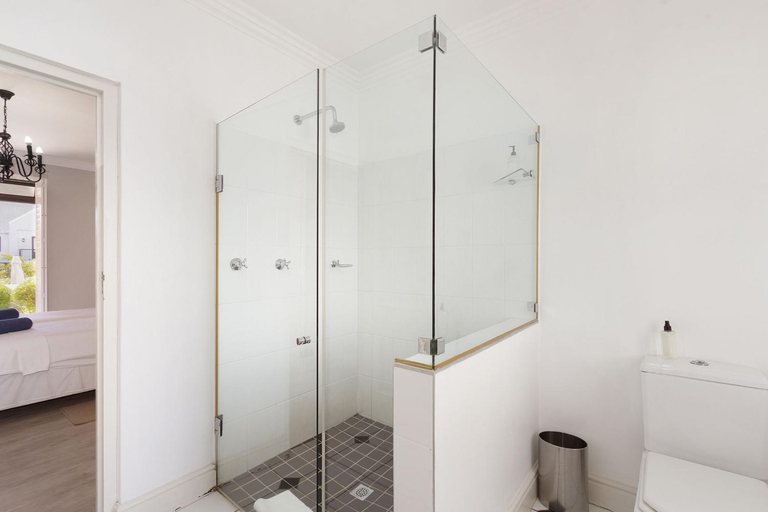 Bathroom 4, Winelands Golf Lodges 19, Cape Winelands