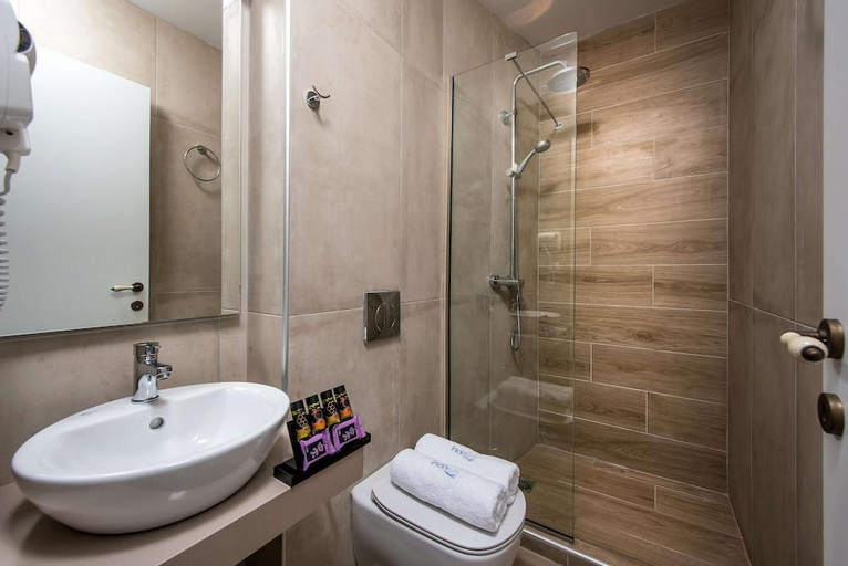 Bathroom 5, Irida Hotel Apartments, Crete
