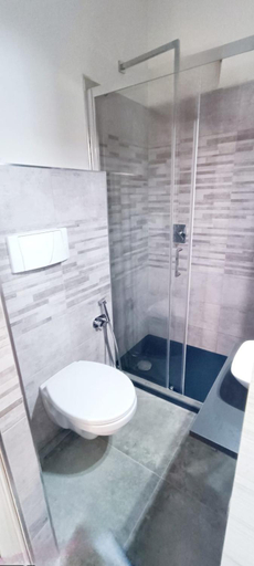 Bathroom 4, Gilda, Sassari