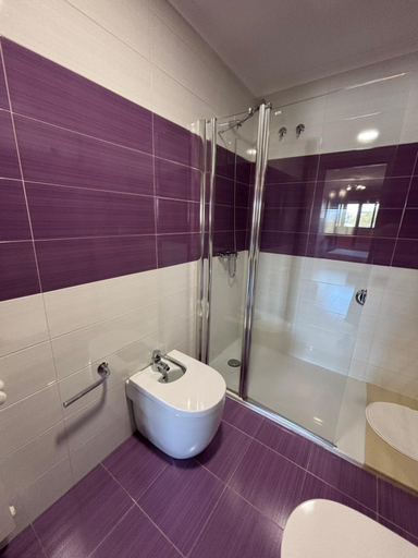 Bathroom 3, Refuxio Xacobeo, Lugo