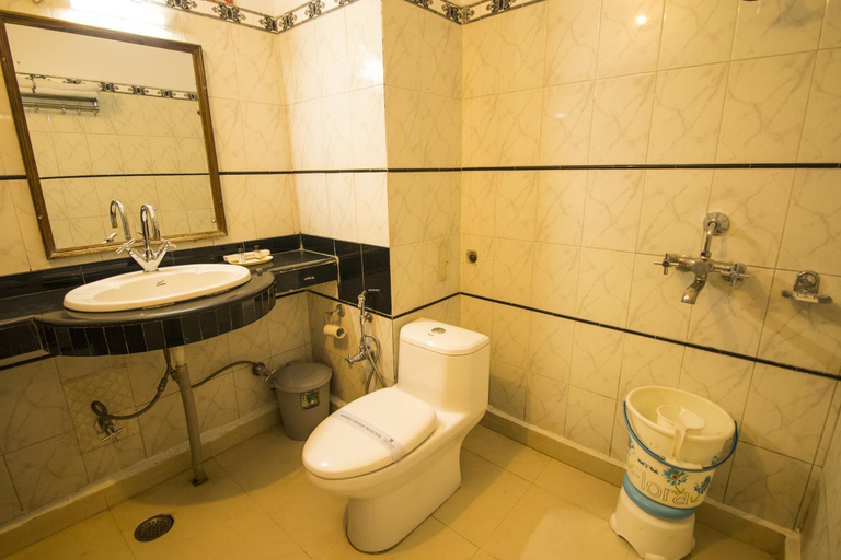 Bathroom 4, WOW STAYZ2 Hotel Jahanvi Dale, Hardwar