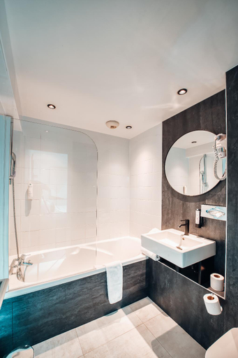 Bathroom 4, Olivarius Cergy Apart'hotel, Val-d'Oise