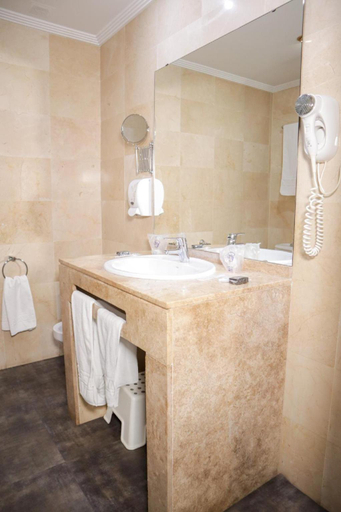 Bathroom 5, Benetusser, Valencia