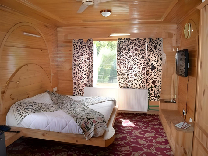 Bedroom 2, Hotel Paradise Inn, Anantnag