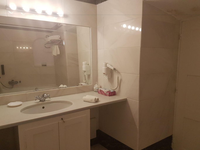 Bathroom 4, Heliotopos, South Aegean