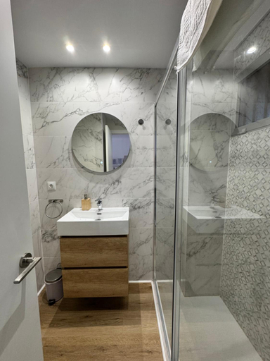 Bathroom 5, Bythewave Apartments, Málaga