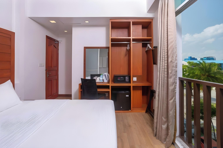 Bedroom 4, Express Inn, Malé