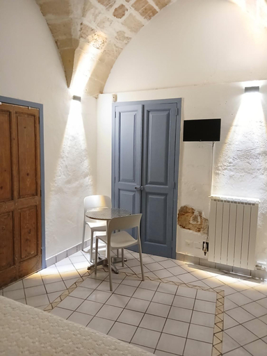 Others 2, Vico del Sole b&b, Lecce
