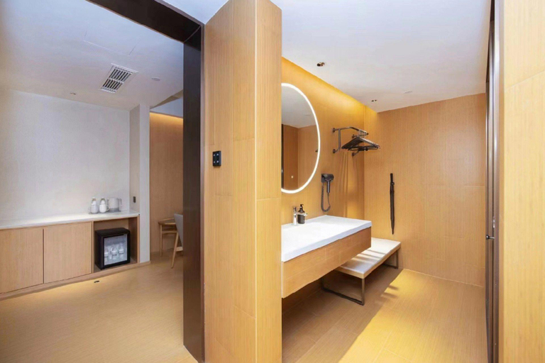Bathroom 3, Ji Hotel Weihai Wendeng District Government Xiangshan Road, Weihai