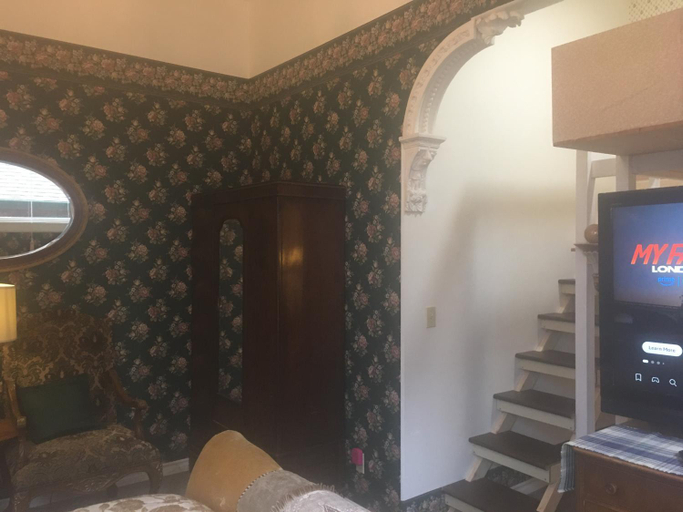 Bedroom, Haterleigh Heritage Inn, Capital