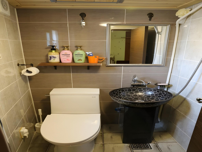 Bathroom 3, Chui Rak Dang, Jeonju